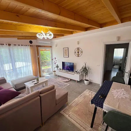 Apartment Canyon's House