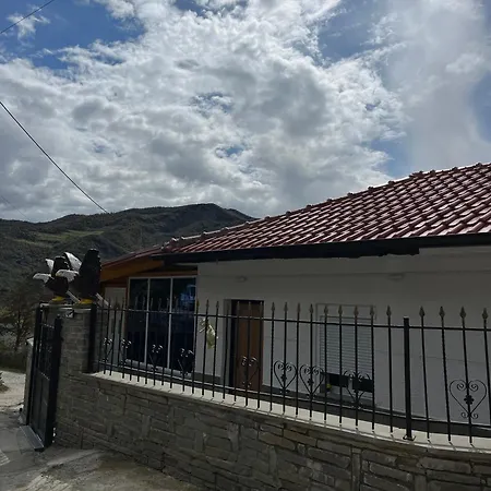 Canyon's House Apartment Corovode