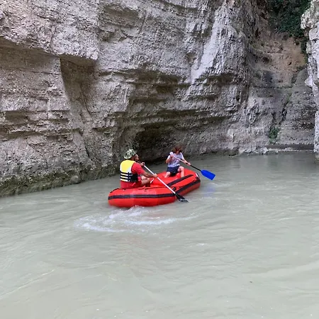 Apartament Canyon's House Zhaban